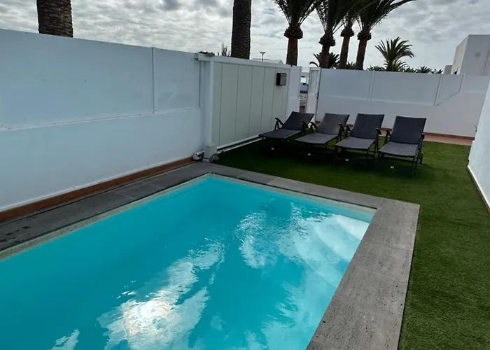 Malva * Puerto del Carmen (Lanzarote)